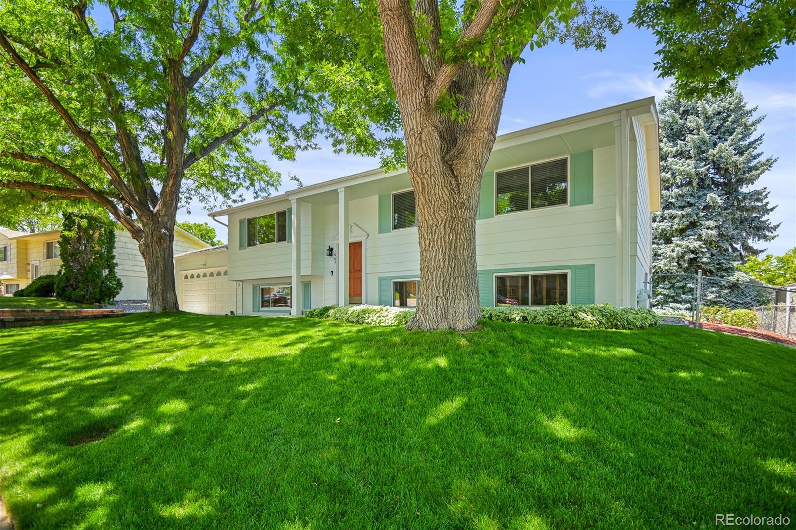 1063 E Fremont Circle N