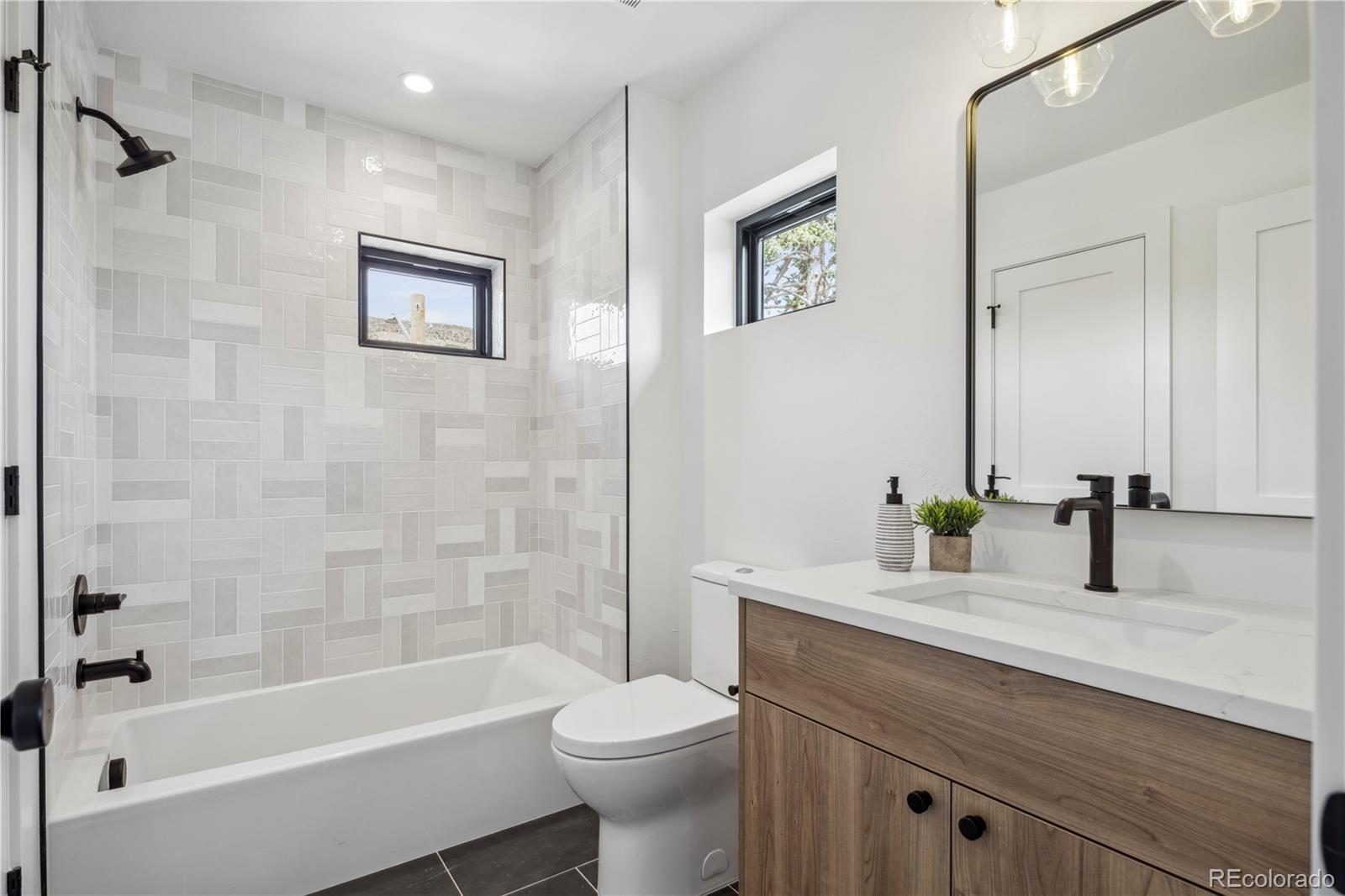 402 N Ford Street Unit: 1