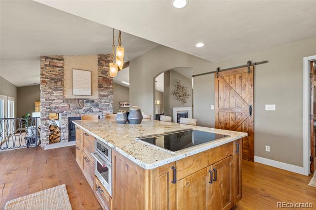 7532 Lakecliff Way
