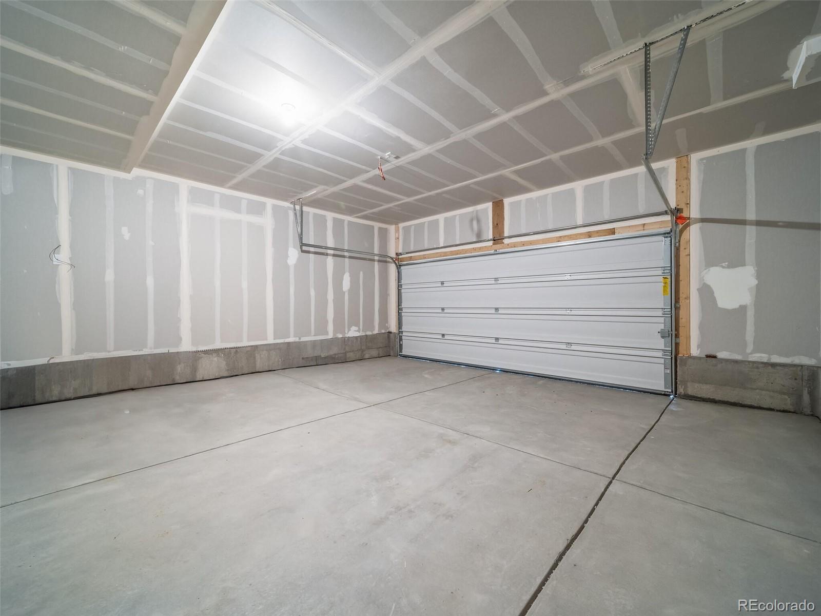21943 E 38th Place