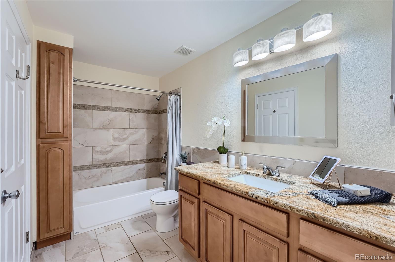 2685 S Dayton Way Unit: 212