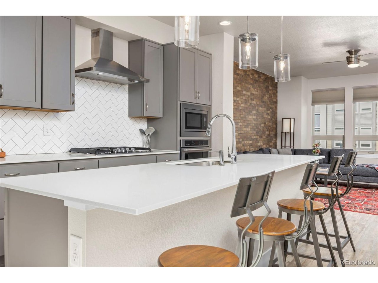 506 Promenade Dr