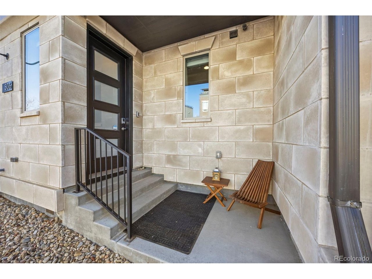 506 Promenade Dr