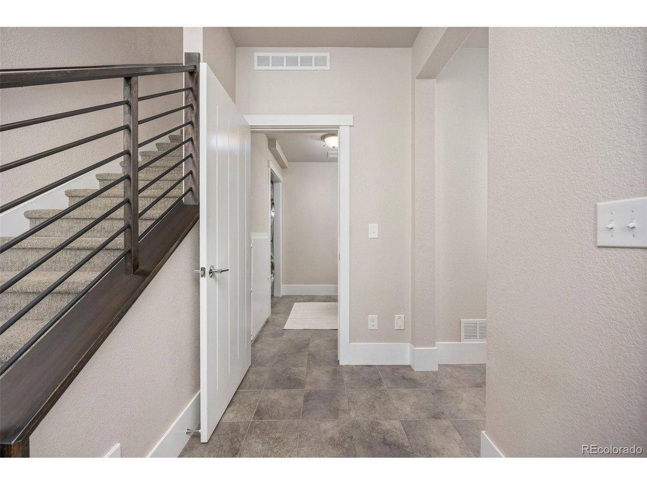 506 Promenade Dr