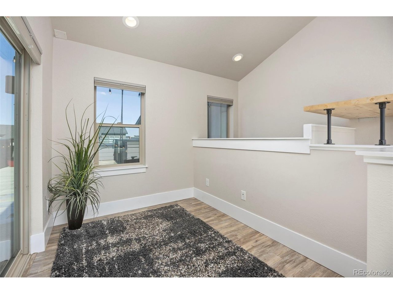 506 Promenade Dr