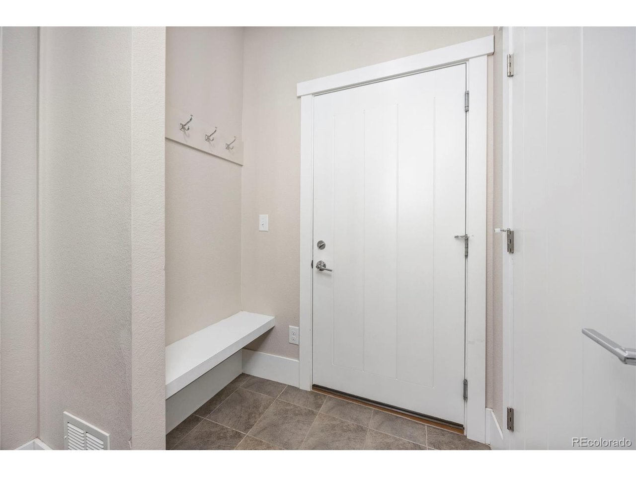 506 Promenade Dr