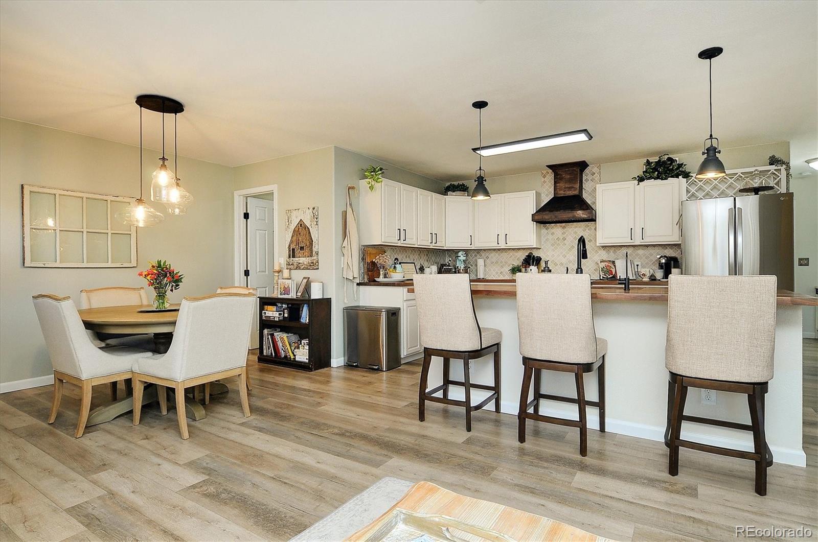 727 Marquette Avenue Unit: A