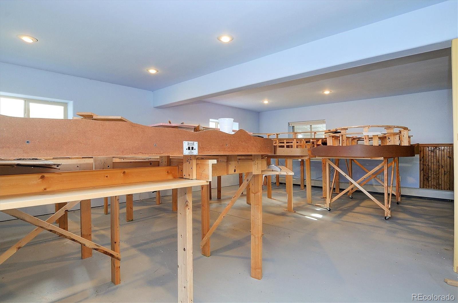 13942 Charcoal Circle