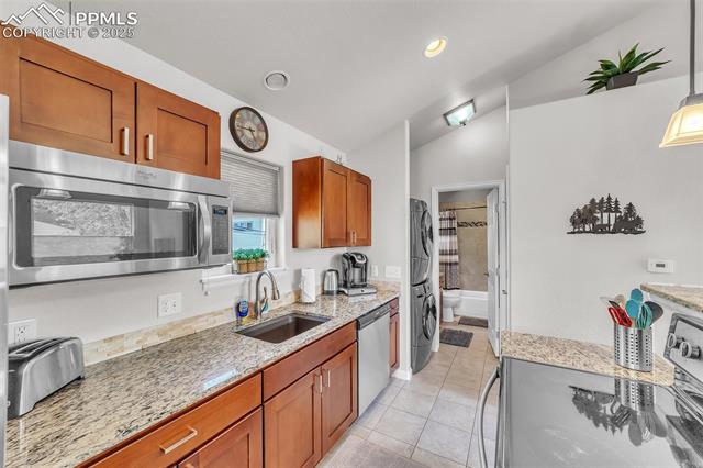 319 N Institute Street