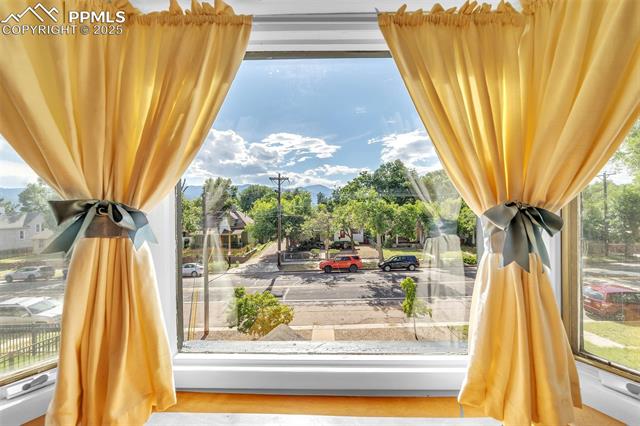 319 N Institute Street