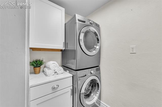 319 N Institute Street