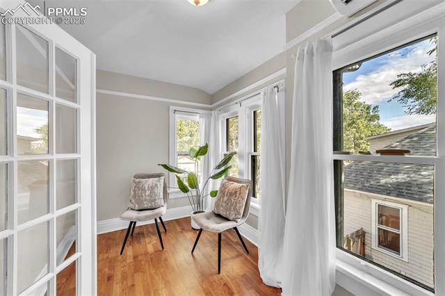 319 N Institute Street