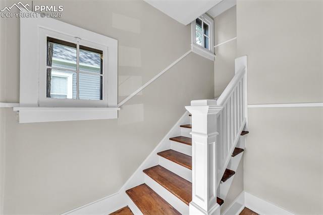 319 N Institute Street