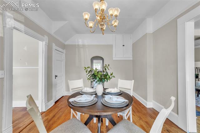 319 N Institute Street