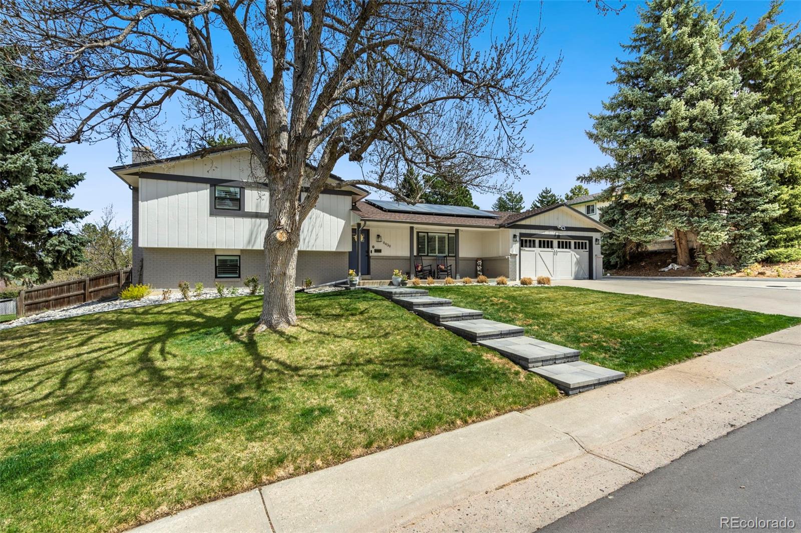 6439 E Maplewood Avenue