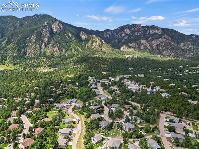 561 Hidden Cottage Grove