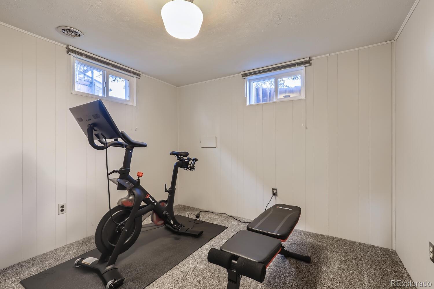 2936 S Fenton Street