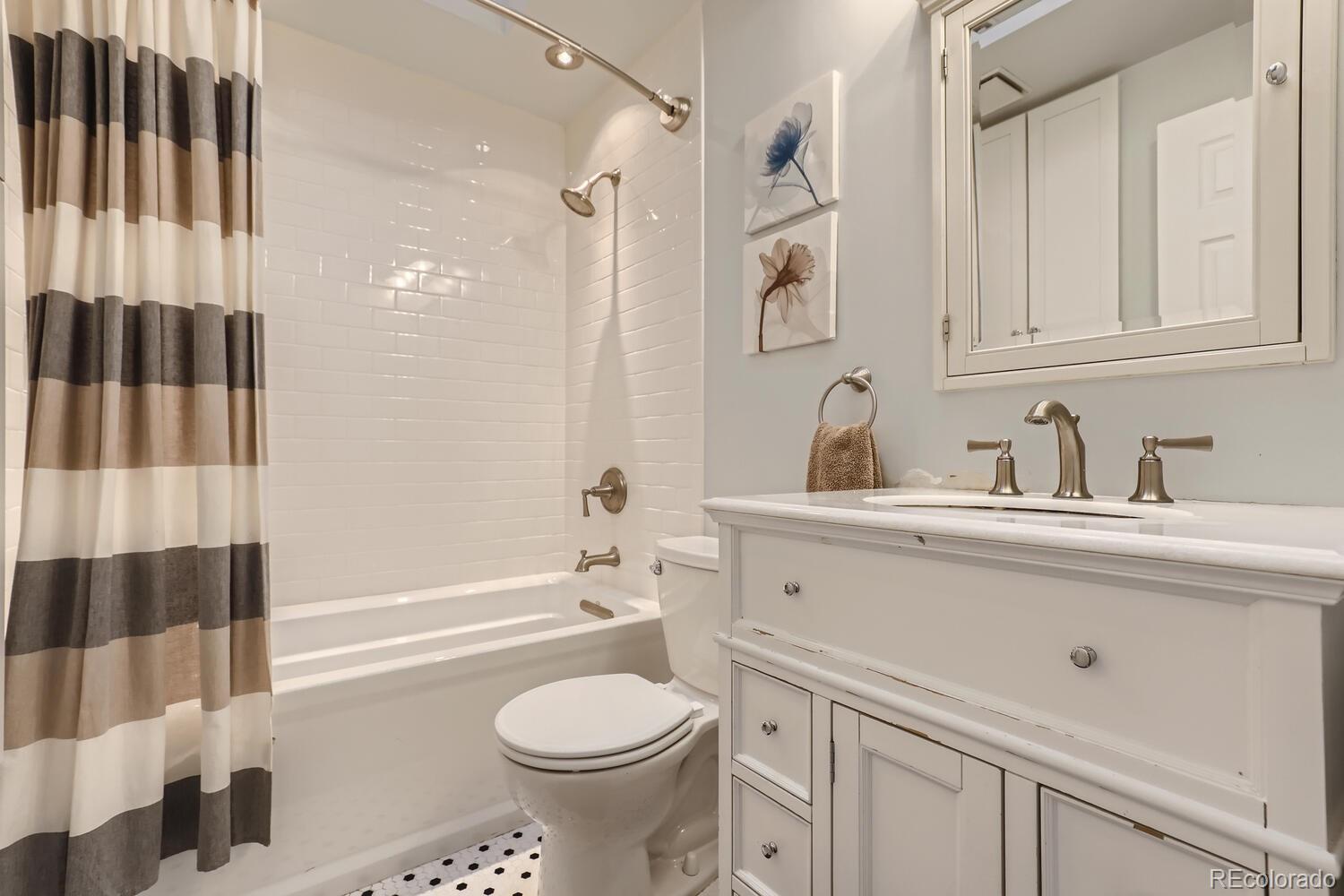 2936 S Fenton Street