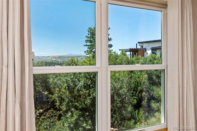525 Valley Drive
