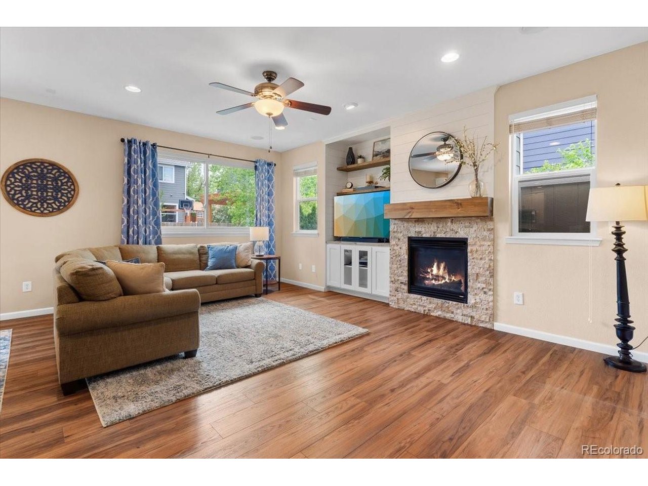 1946 E 167th Dr