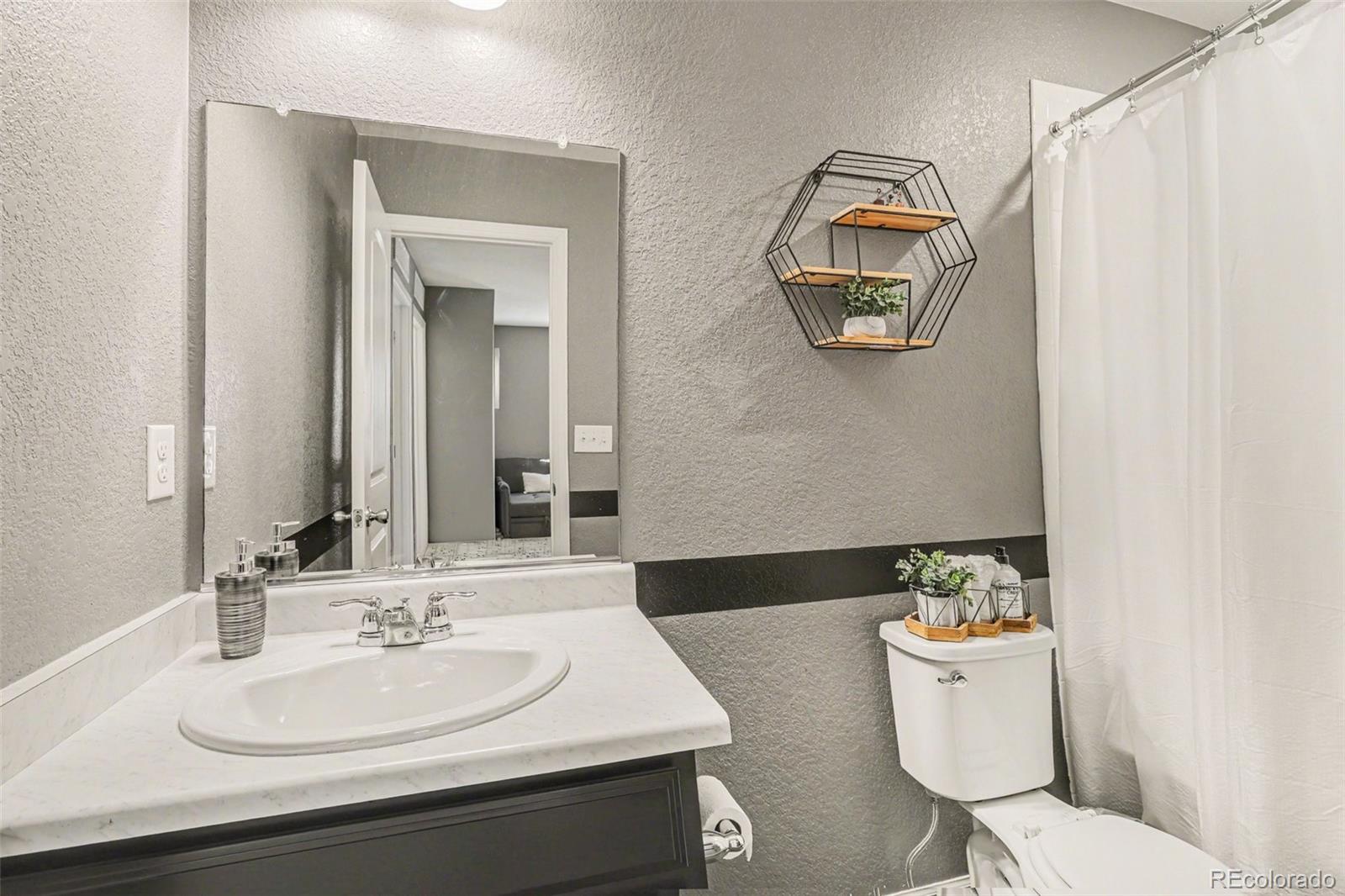 13685 Ash Circle