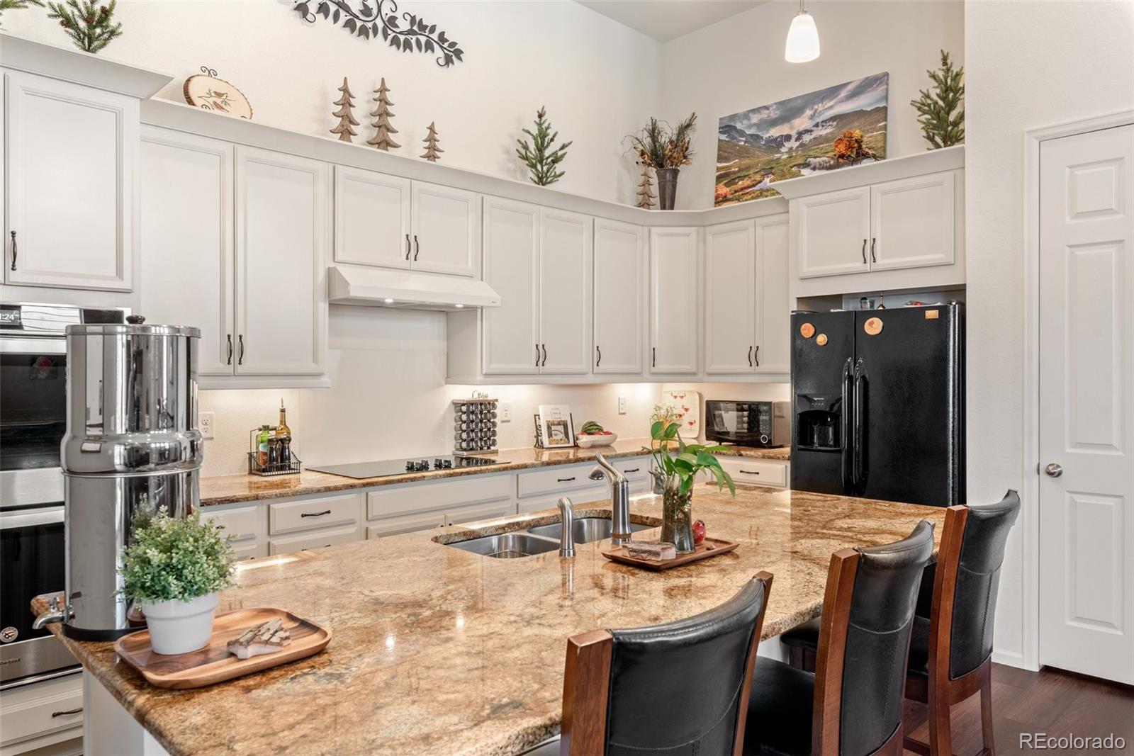 1155 Fox Hills Court