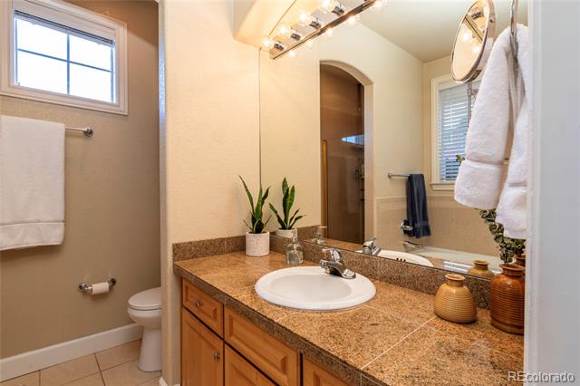 1735 N Ogden Street Unit: 106