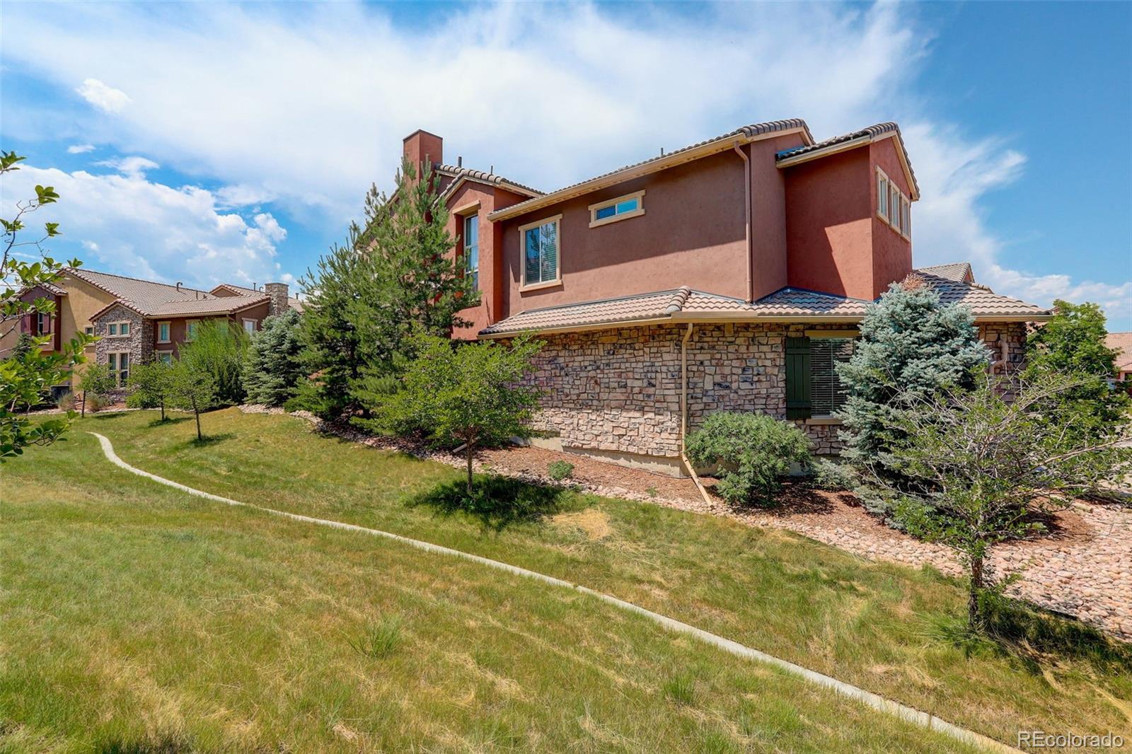 9506 Pendio Court