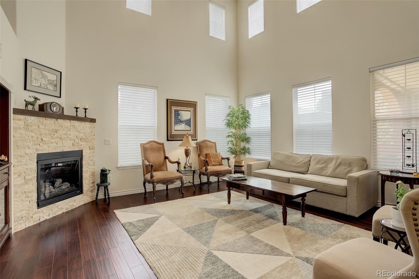 9506 Pendio Court