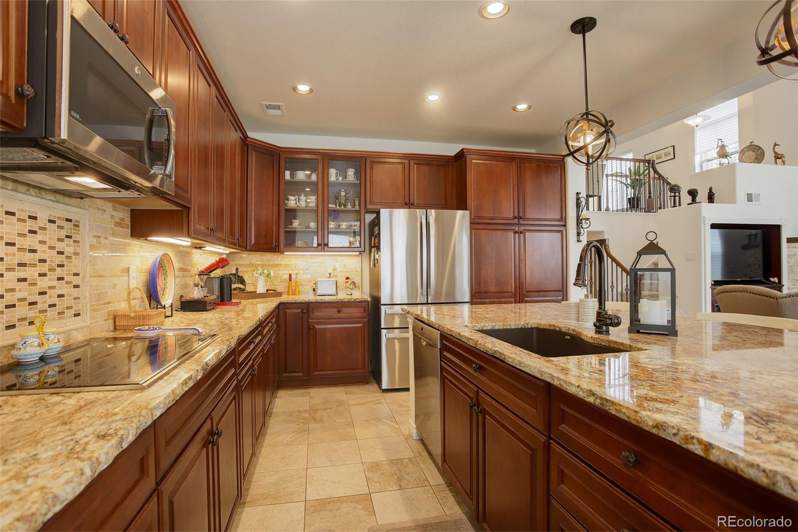 9506 Pendio Court