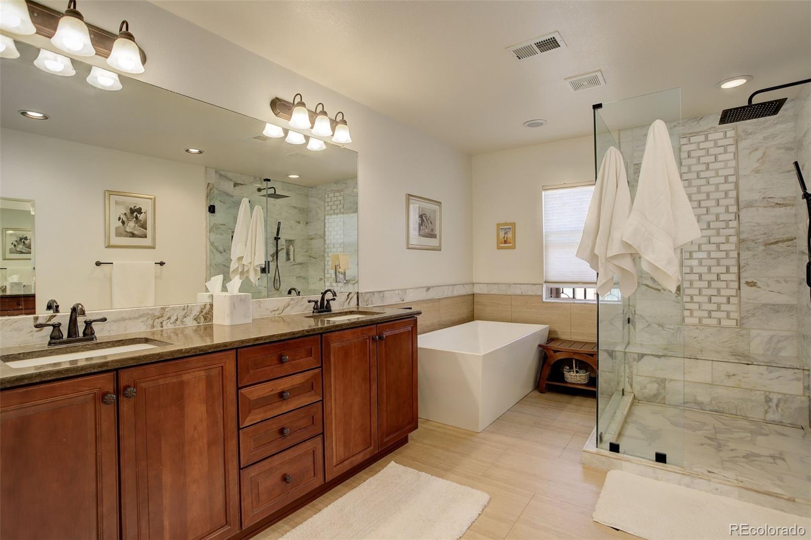 9506 Pendio Court