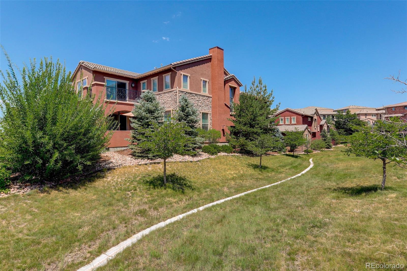 9506 Pendio Court