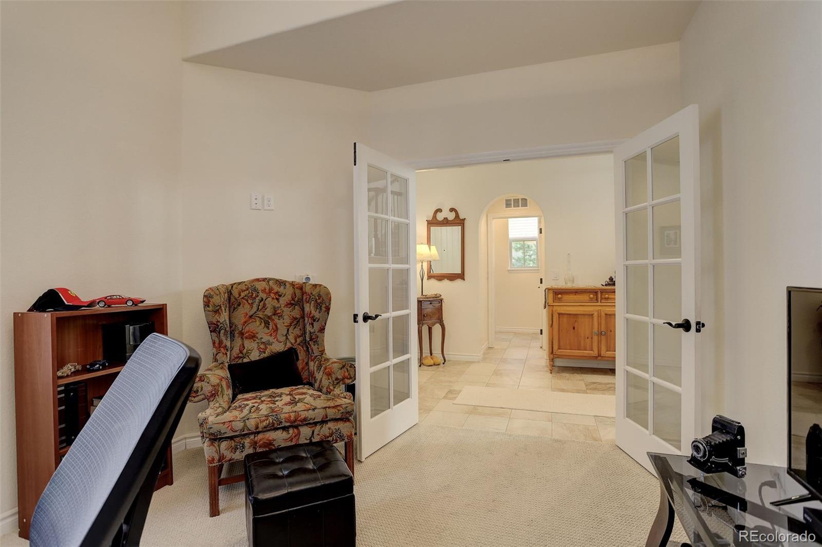 9506 Pendio Court