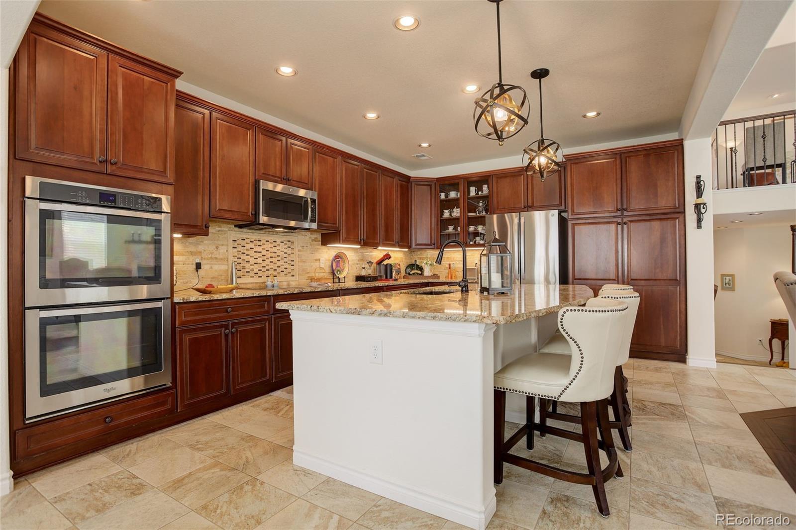 9506 Pendio Court
