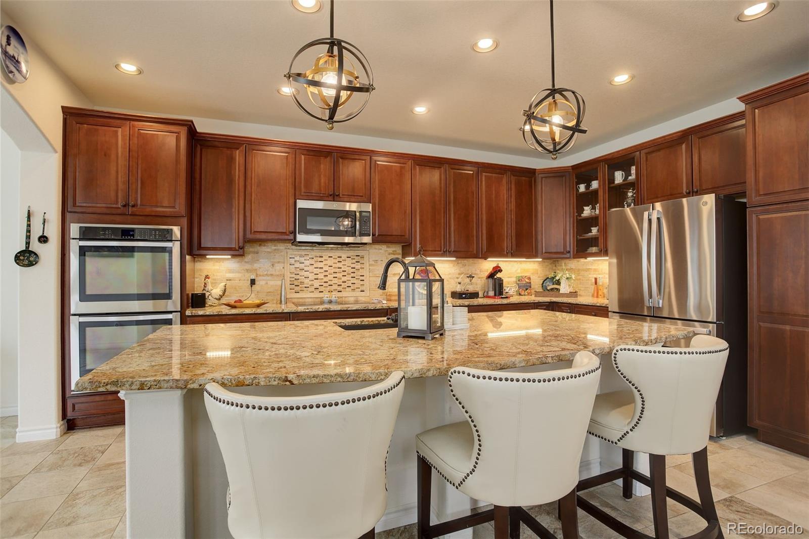 9506 Pendio Court