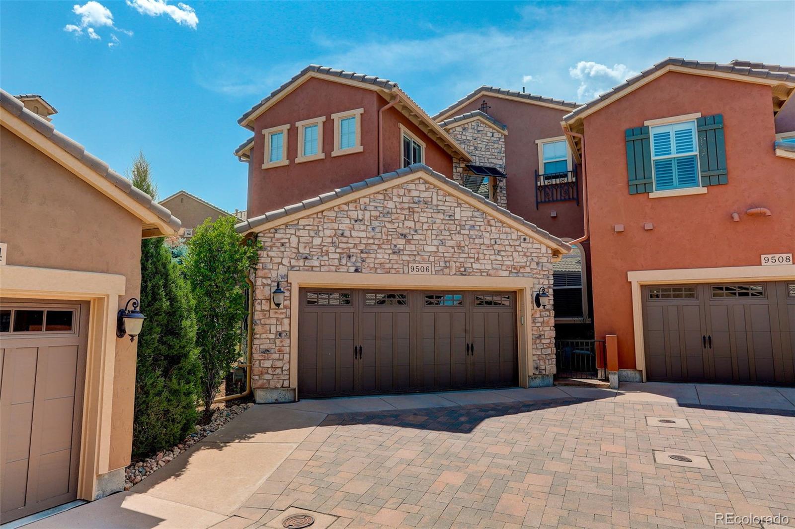 9506 Pendio Court