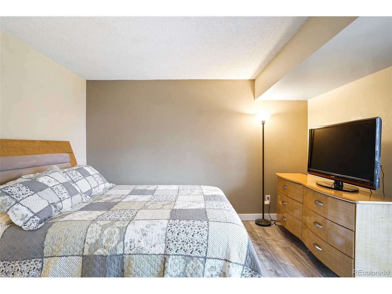 14206 E 1st Dr B09