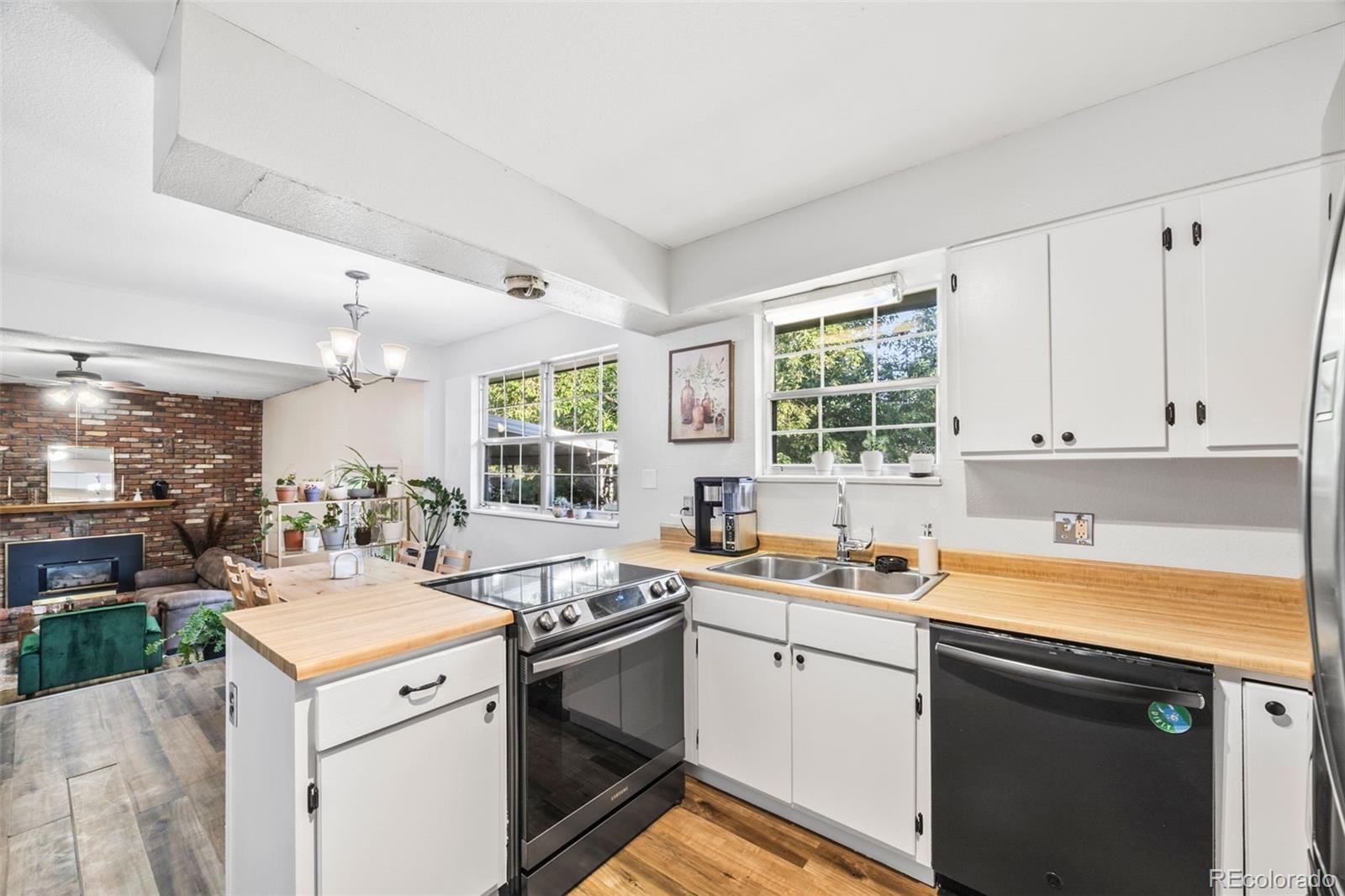 5054 W 61st Drive
