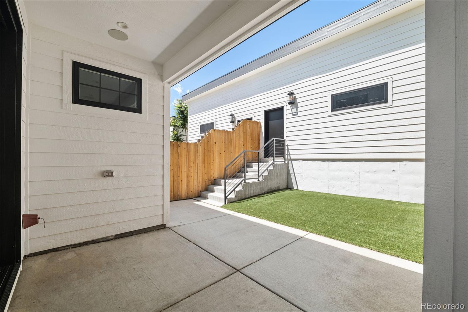 1243 Newton Street