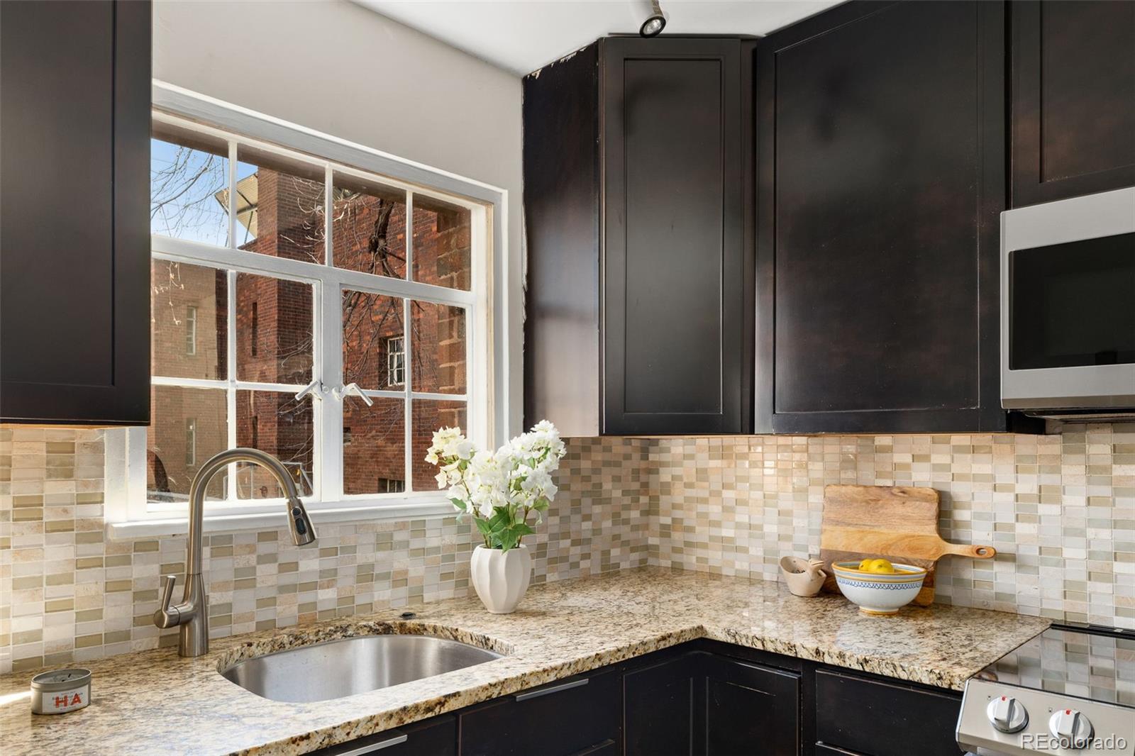 1410 Vine Street Unit: 3