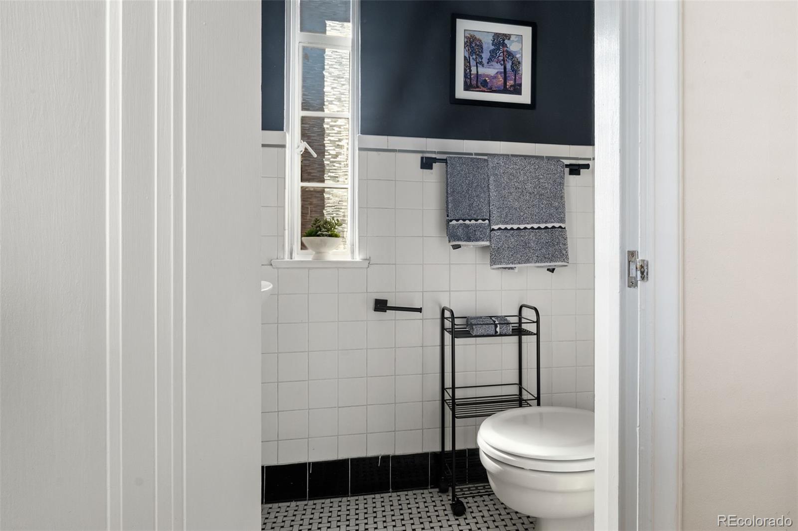 1410 Vine Street Unit: 3