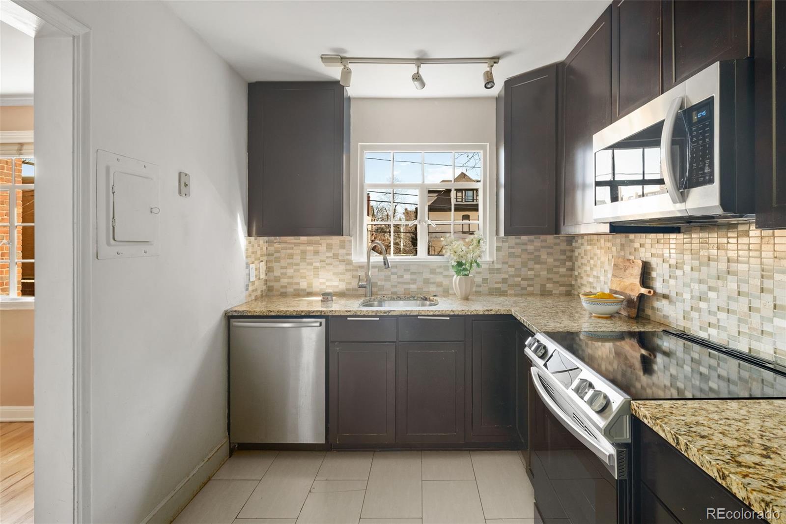 1410 Vine Street Unit: 3