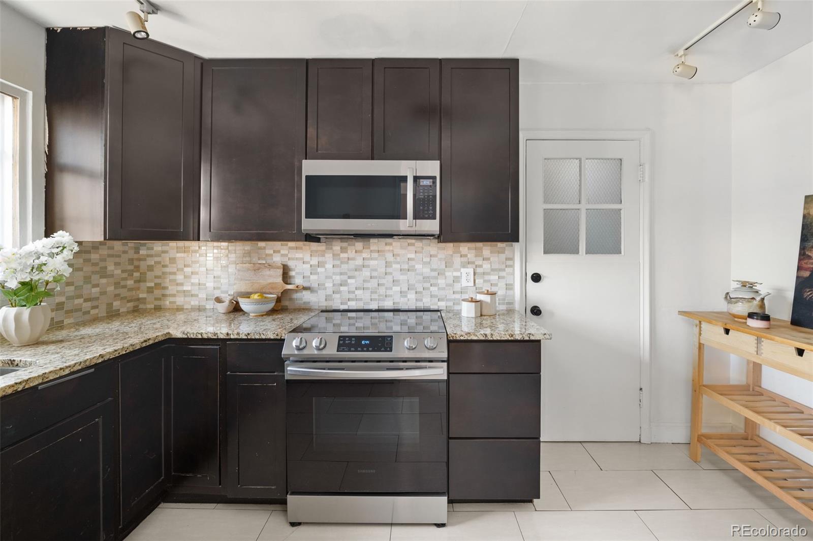 1410 Vine Street Unit: 3