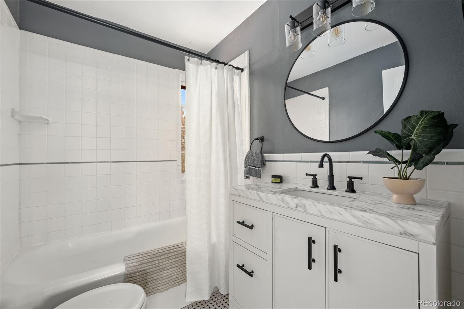 1410 Vine Street Unit: 3