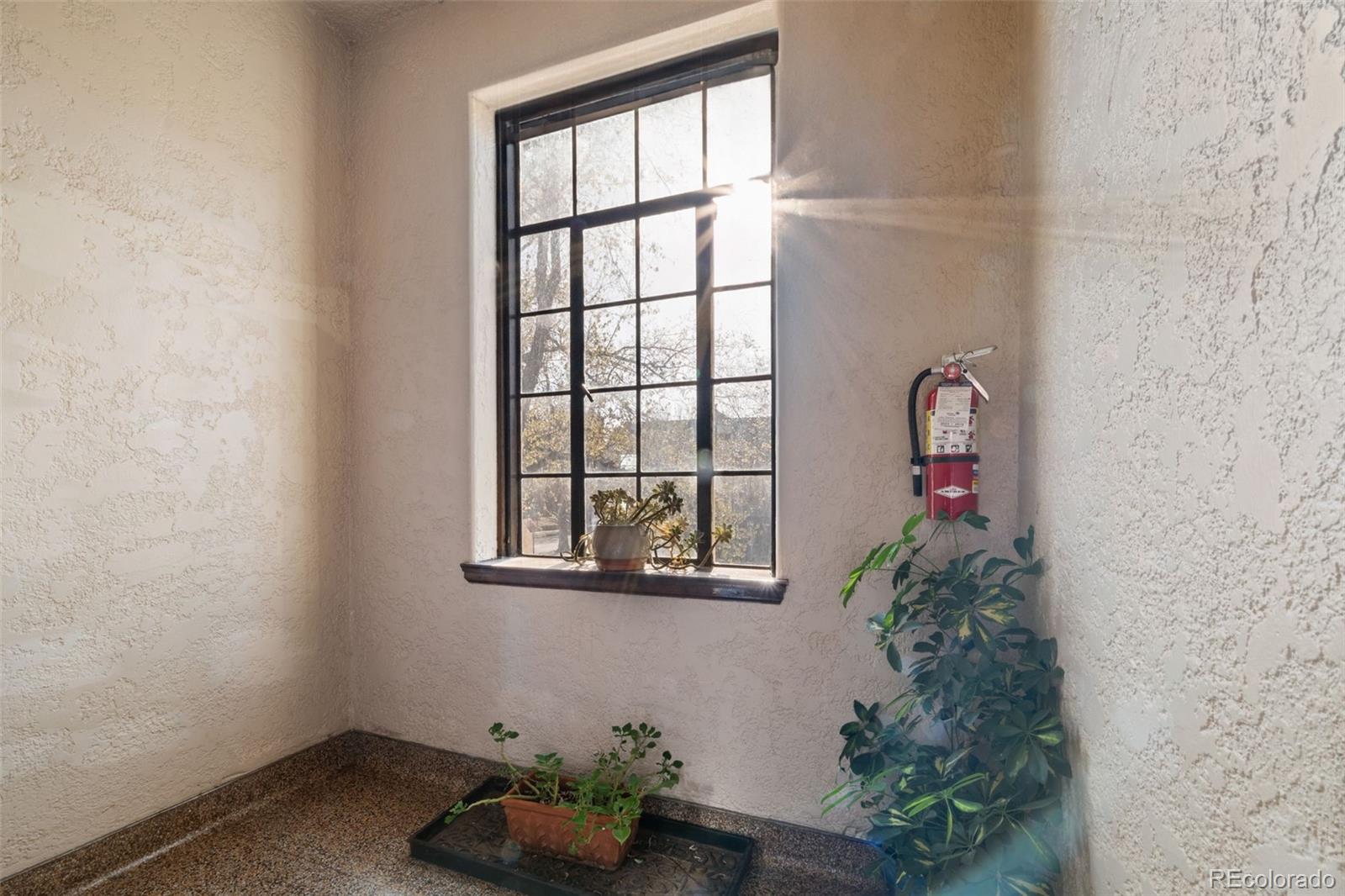 1410 Vine Street Unit: 3