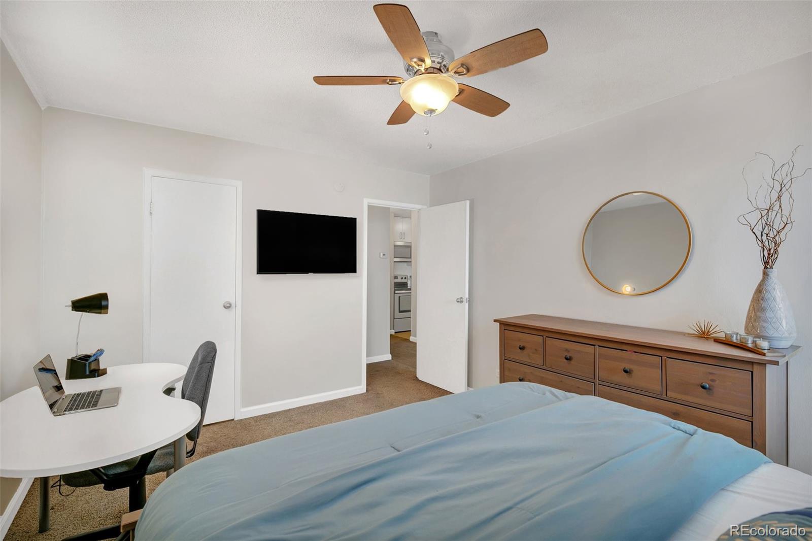 2281 S Vaughn Way Unit: 318A
