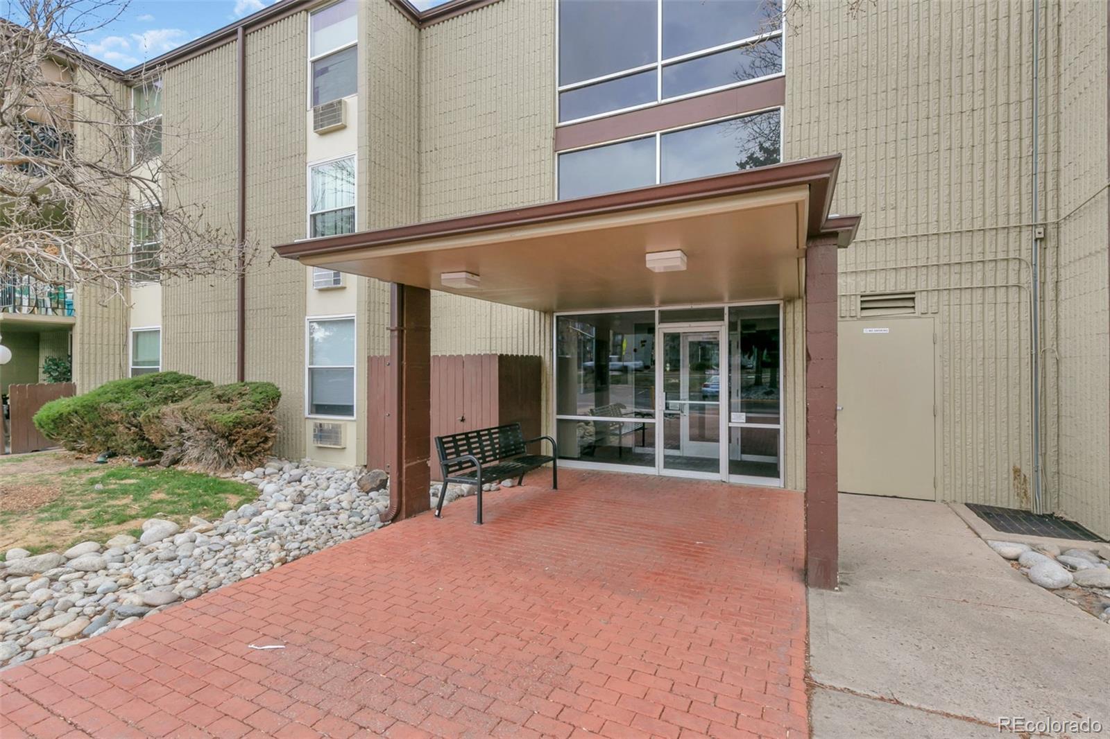 2281 S Vaughn Way Unit: 318A