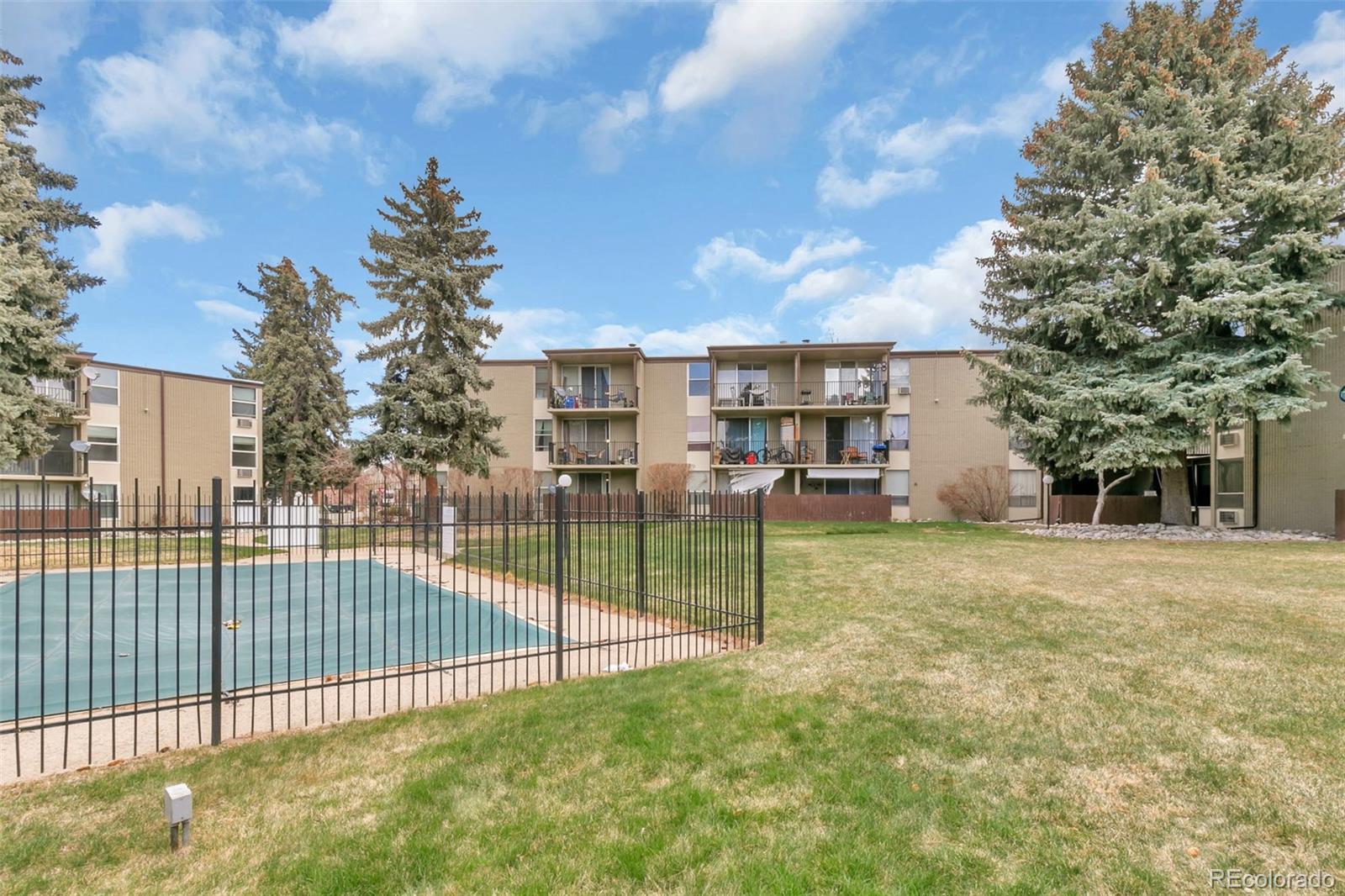 2281 S Vaughn Way Unit: 318A