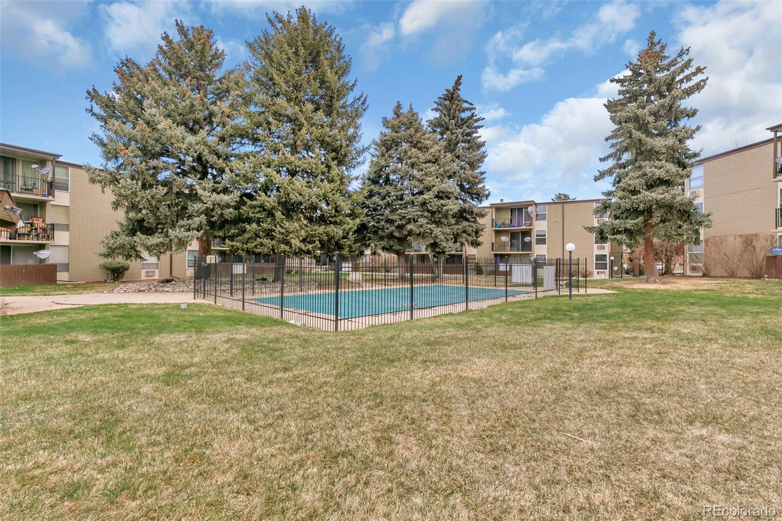 2281 S Vaughn Way Unit: 318A