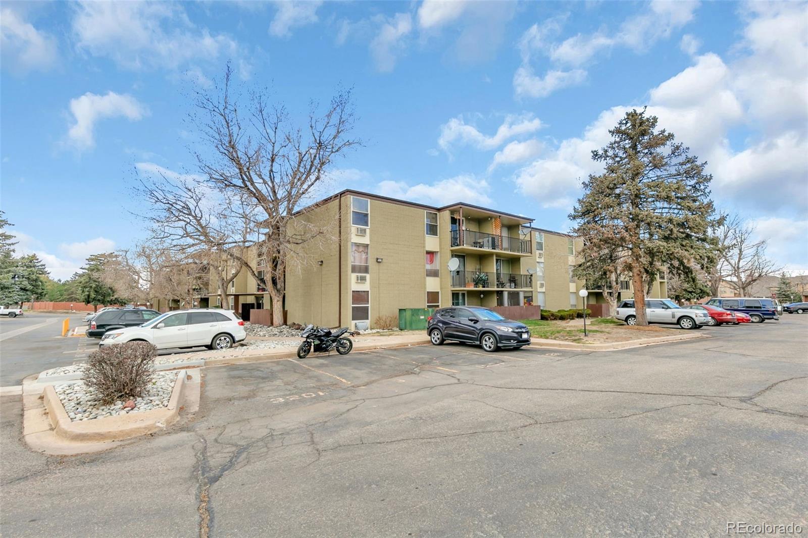2281 S Vaughn Way Unit: 318A